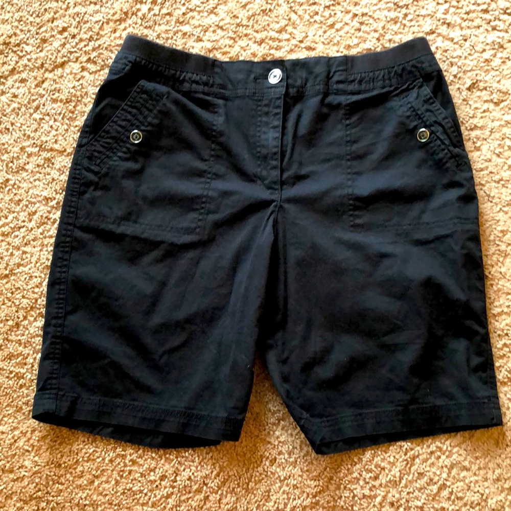 😎😎BLACK BERMUDA Shorts-Sz 10